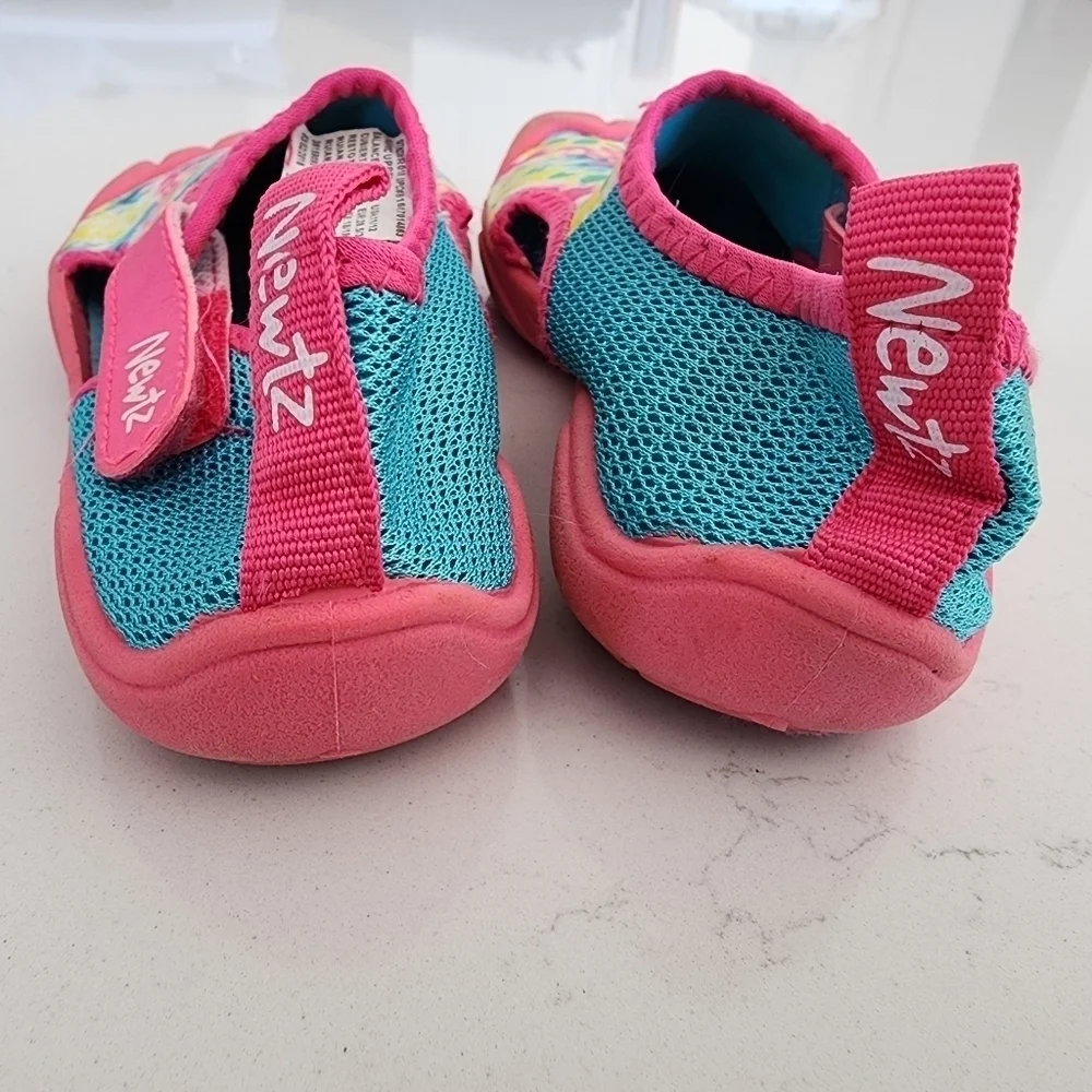 Newtz Water Shoes Pink Blue Tie Dye Velcro Closure Girls 11/12 Amphibian Cute